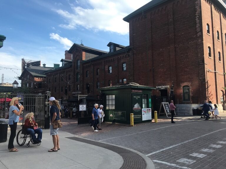 Distillery District 800 x 600 768x576